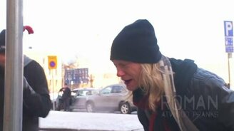 Язык примёрз к столбу - смотреть видео (2:37)