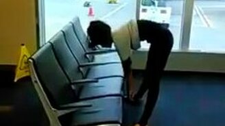 Как доказать свою гибкость и силу девушке - смотреть видео (0:45)