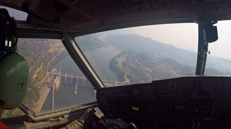 Забор воды самолётом - смотреть видео (1:51)