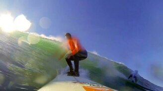 Захватывающие кадры с сёрфингистами - смотреть видео (5:45)