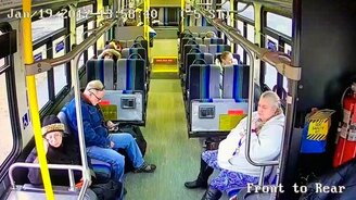 Удачный исход опасной аварии - смотреть видео (2:07)