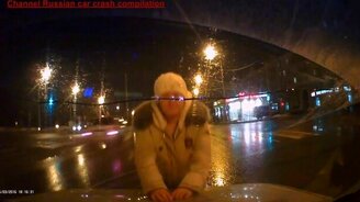 Безумные женщины-пешеходы - смотреть видео (6:46)