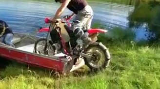Лодка-мотоцикл - смотреть видео (1:02)