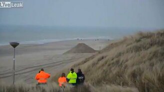 Подрыв глубоководной мины - смотреть видео (0:47)