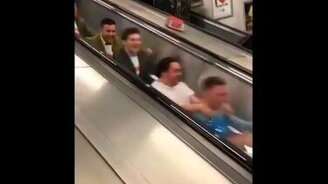 Как едут гребцы на эскалаторе - смотреть видео (0:30)