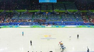 Весёлая гонка конькобежцев - смотреть видео (1:06)