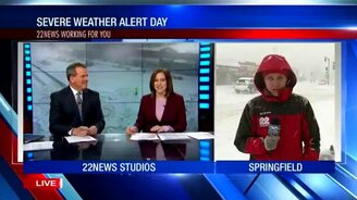 Снежный человек сорвал телерепортаж - смотреть видео (0:56)