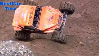 Взлёты и падения на гонках по бездорожью - смотреть видео (6:19)