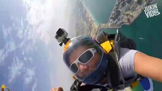 Десятка самых волнительных и смешных полётов - смотреть видео (3:27)