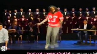 "Нас не догонят" в исполнении оркестра и хора - смотреть видео (4:48)