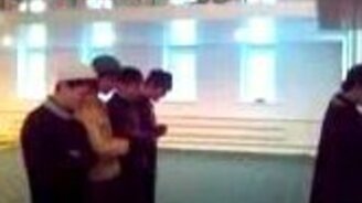 Пинок наставнику в зад - смотреть видео (0:27)