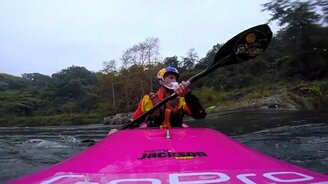 На каяке с водопада - смотреть видео (1:09)