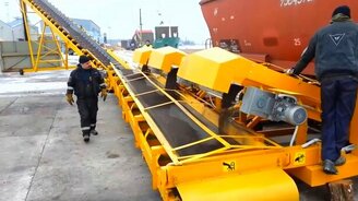 Как разгружают вагоны - смотреть видео (2:42)