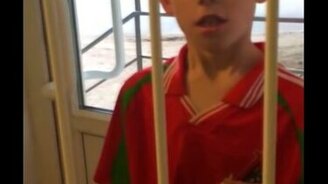 Попытка обменять спичку на деньги - смотреть видео (1:58)