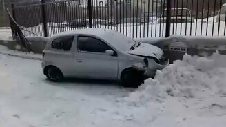 Авария по-женски - смотреть видео (0:49)