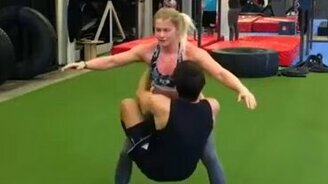 Альпинисты развлекаются - смотреть видео (0:46)