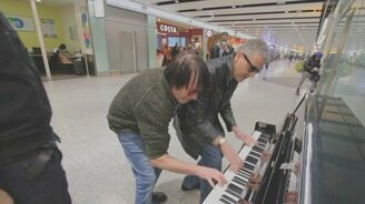 Буги-вуги в четыре руки на пианино - смотреть видео (1:51)