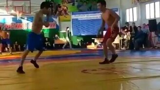 Красиво ушёл от захвата ноги - смотреть видео (0:23)