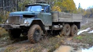 ЗИЛ и ГАЗ-66 месят грязь на бездорожье - смотреть видео (26:02)