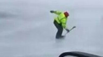 Суровое катание по льду - смотреть видео (0:38)