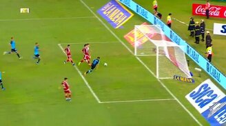 Один против четверых - сила! - смотреть видео (0:29)