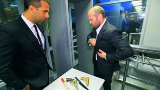 Что у актёра за пазухой - смотреть видео (0:47)