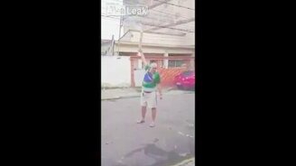 Держи фейерверк крепко! - смотреть видео (0:23)