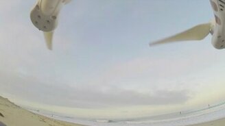 Проплыл над акулой - смотреть видео (0:40)