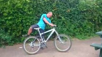 Неумеха на велике - смотреть видео (1:45)