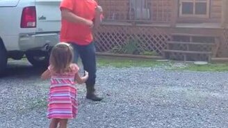 Дочка радуется папе - смотреть видео (1:09)