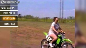 Автомобильные и мотоциклетные неудачи - смотреть видео (1:54)