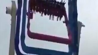 Страшный аттракцион для искушённых - смотреть видео (1:00)