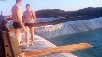 Бассейн нефтяников - смотреть видео (2:15)