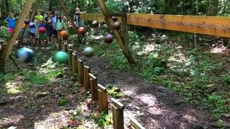 Огромный маятник - смотреть видео (2:58)