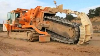 Траншеекопатели в работе - смотреть видео (3:22)