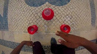 Ловкач и стеклянные шары - смотреть видео (2:40)