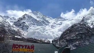 Мощный сход лавины - смотреть видео (1:40)