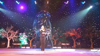 Увлекательное шоу с мыльными пузырями - смотреть видео (2:47)