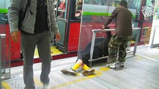 Приколы со спящими - смотреть видео (5:30)