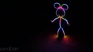 Светодиодный наряд для ребёнка - смотреть видео (2:02)