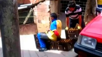 Как весело доставить груз - смотреть видео (1:54)