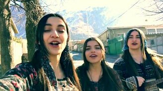 Поёт грузинское женское трио - смотреть видео (1:39)