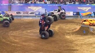 Свободный экстрим на автомонстре - смотреть видео (3:13)