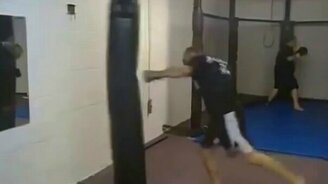 Курьёз на тренировке - смотреть видео (0:41)