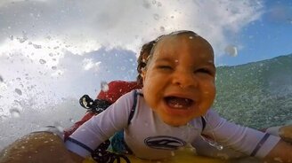 Девятимесячный сёрфер - смотреть видео (1:06)