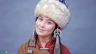 Эволюция модного образа кыргызской женщины - смотреть видео (2:27)