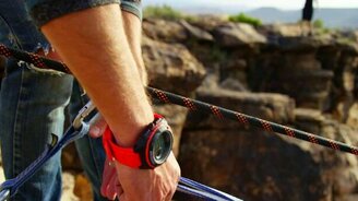 Трюки с летающей тарелкой в трёх стихиях - смотреть видео (3:21)