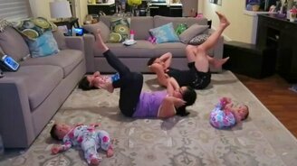 Зарядка всей семьёй - смотреть видео (2:02)