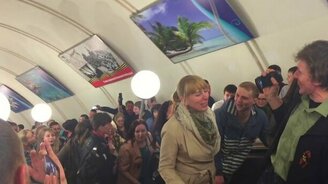 "Катюша" всем метрополитеном - смотреть видео (2:08)