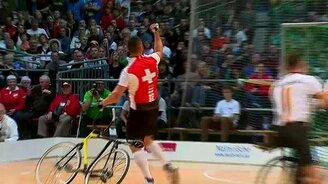 Велофутбол - оригинальный вид спорта - смотреть видео (6:32)